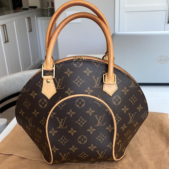 LOUIS VUITTON Monogram Ellipse MM Handbag - Picture 4 of 11